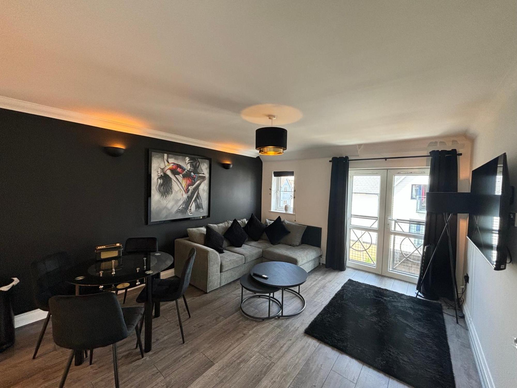 The Tipsy Turtle - Stylish 2 Bed Flat With Parking Apartment Whitstable